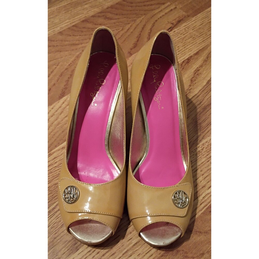 Lilly Pulitzer Tan & Gold‎ Patent Nude Leather wedge Peep Toe Resort Heels 6.5